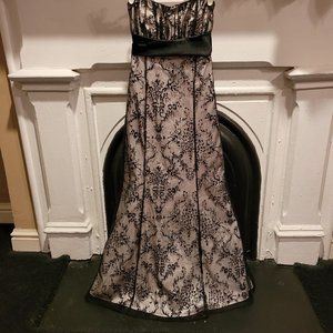 Zum Zum by Niki Livas strapless gown